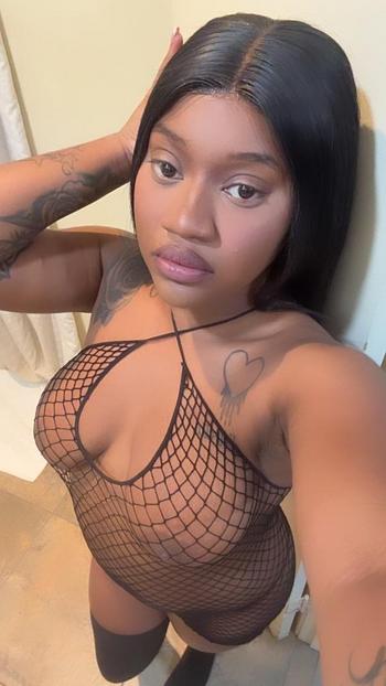 239-446-1265, 24  female escort, Roanoke