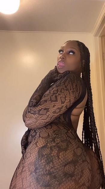 Dadoll, 27  female escort, Roanoke
