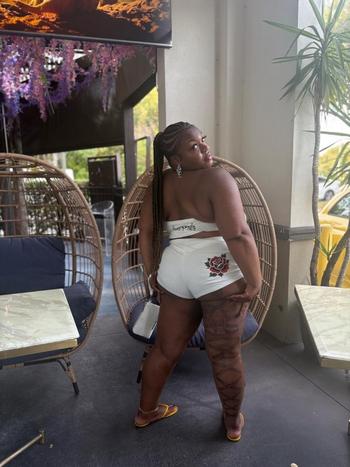 Moewett, 27  female escort, Roanoke