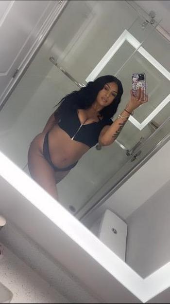 Honey, 25  female escort, Roanoke